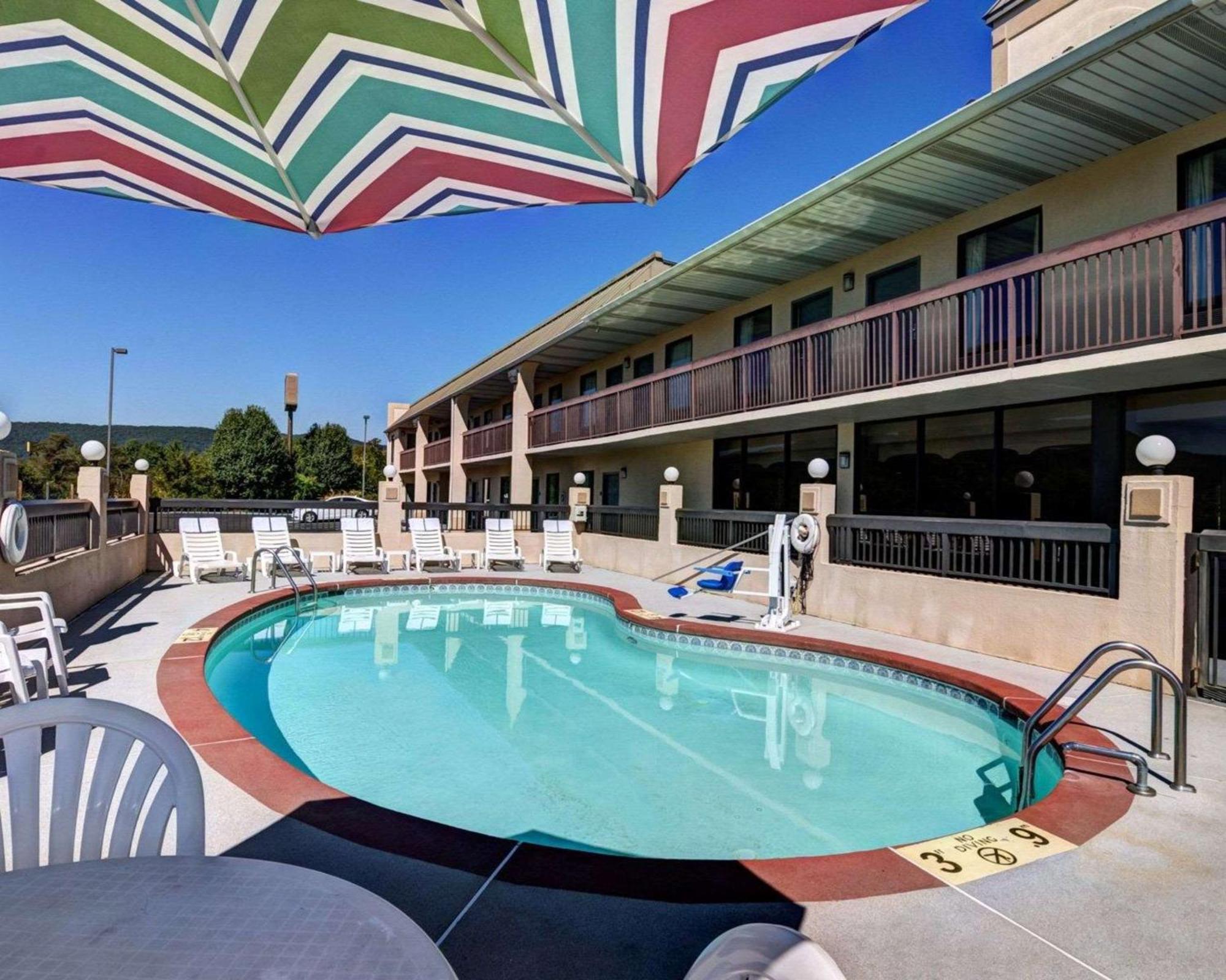 Quality Inn Troutville - Roanoke North Dış mekan fotoğraf